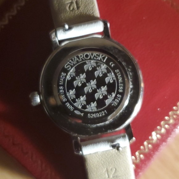 Swarovski watch - Picture 3 of 3